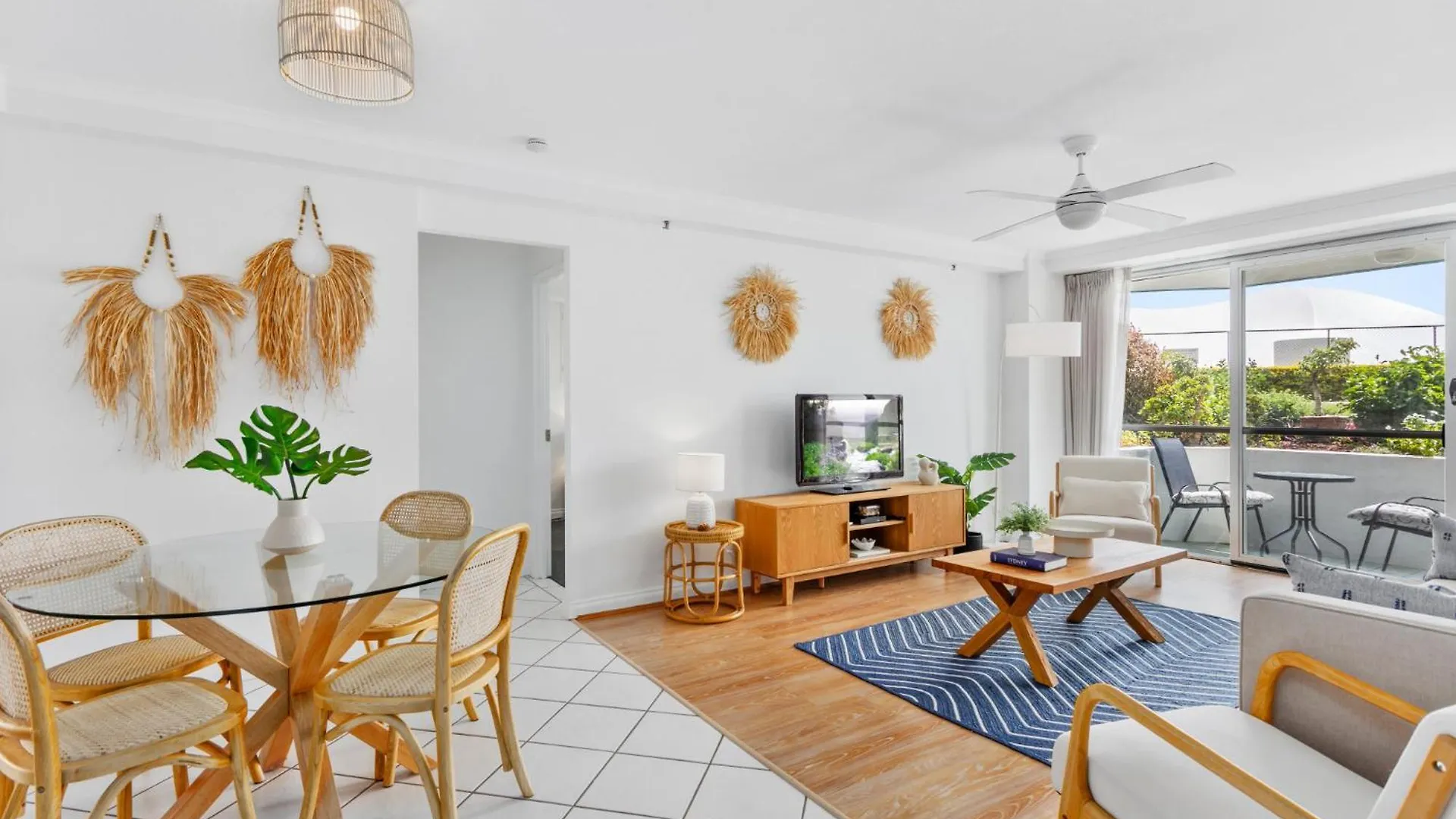 Apartment Beachfront 2-Bed With Pool, Bbq & Tennis Court Gold Coast