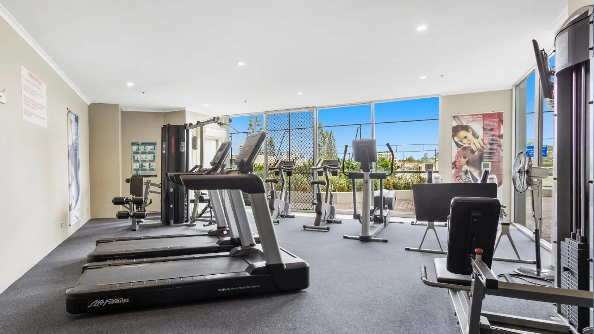 Beachfront 2-Bed With Pool, Bbq & Tennis Court Gold Coast