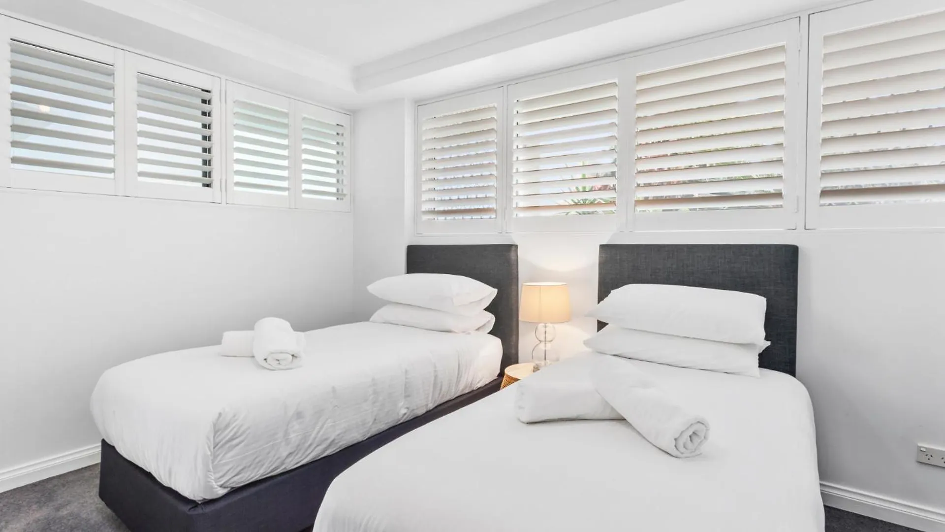 Beachfront 2-Bed With Pool, Bbq & Tennis Court Gold Coast